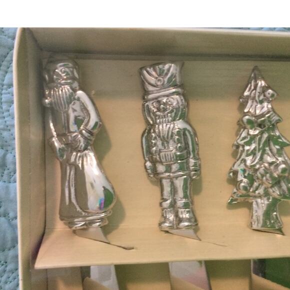 Set of 4 Christmas Holiday Canape Knives NIB - Picture 3 of 7